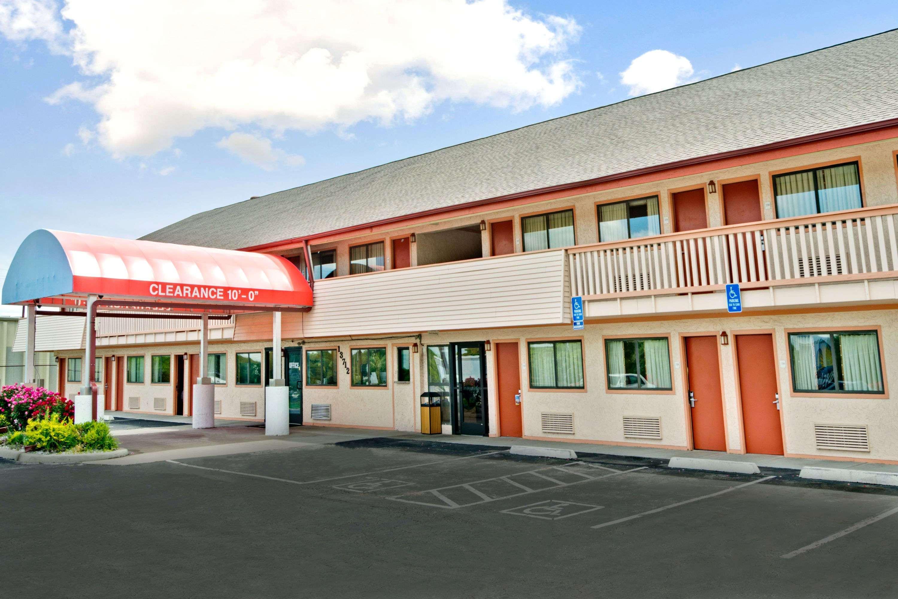 Days Inn By Wyndham Independence Exterior foto