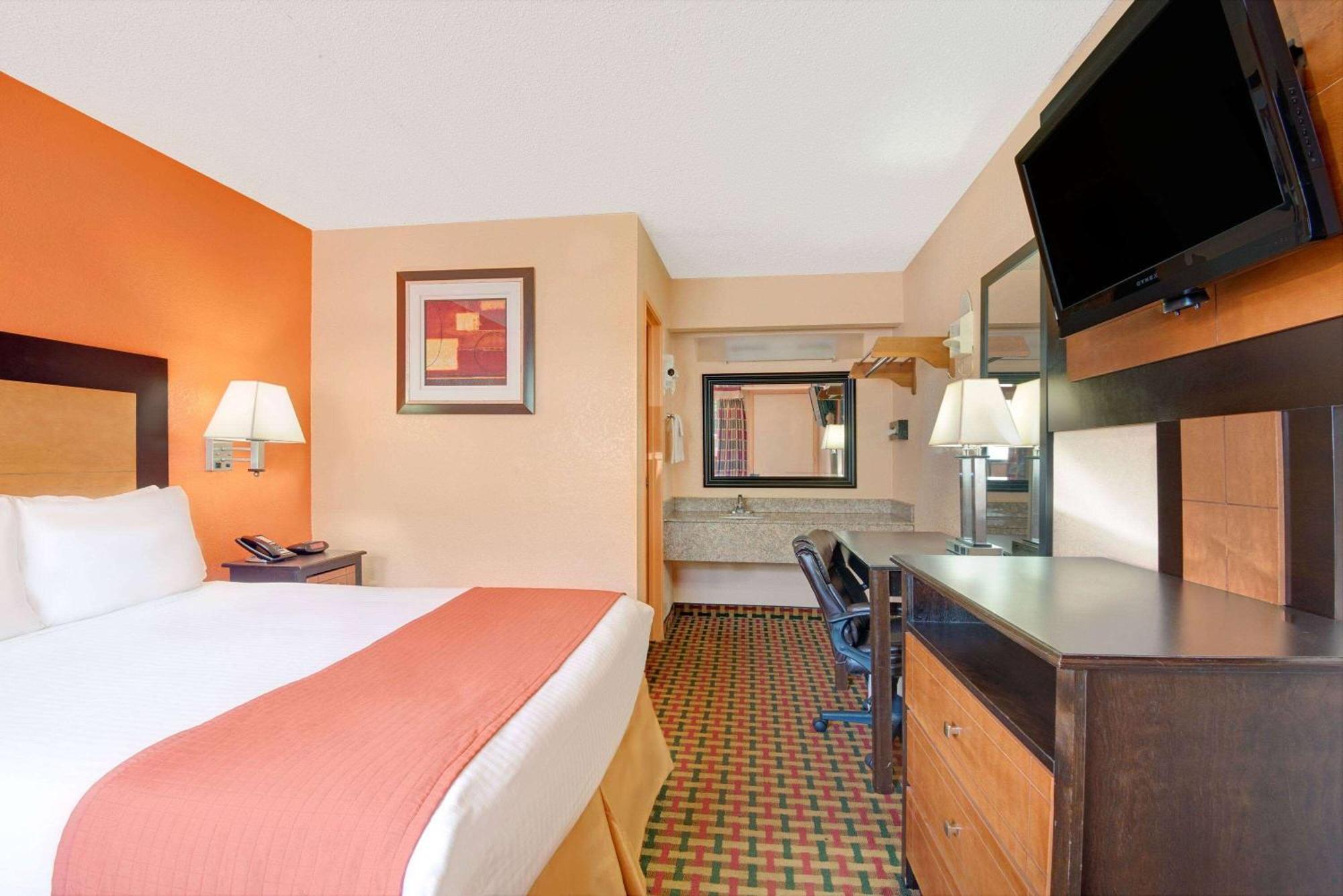 Days Inn By Wyndham Independence Exterior foto